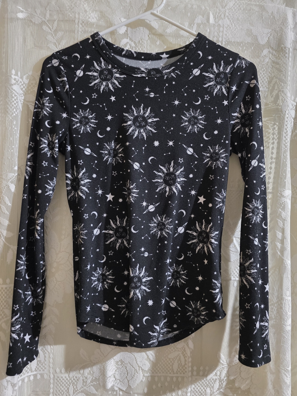 Long-Sleeve Celestial Print Top - Black